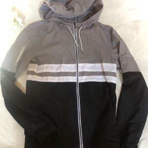 Zine Women’s Windbreaker